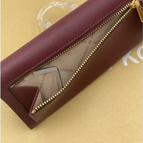 Michael Kors Trifold Wallet Merlot Color - Picture 6 of 13